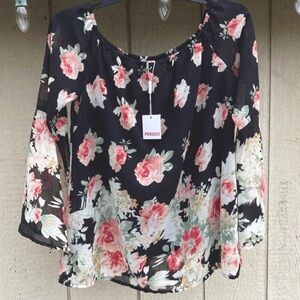 Floral blouse 🌷